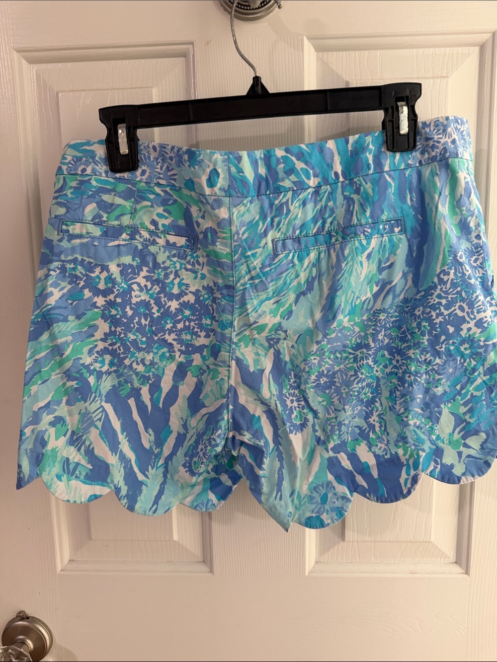 Lilly Pulitzer Blue Aqua Floral Scallop-Hem Short - Picture 2 of 3